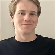 Profesor de inglés apto para ayudar a personas que tengan dificultades.